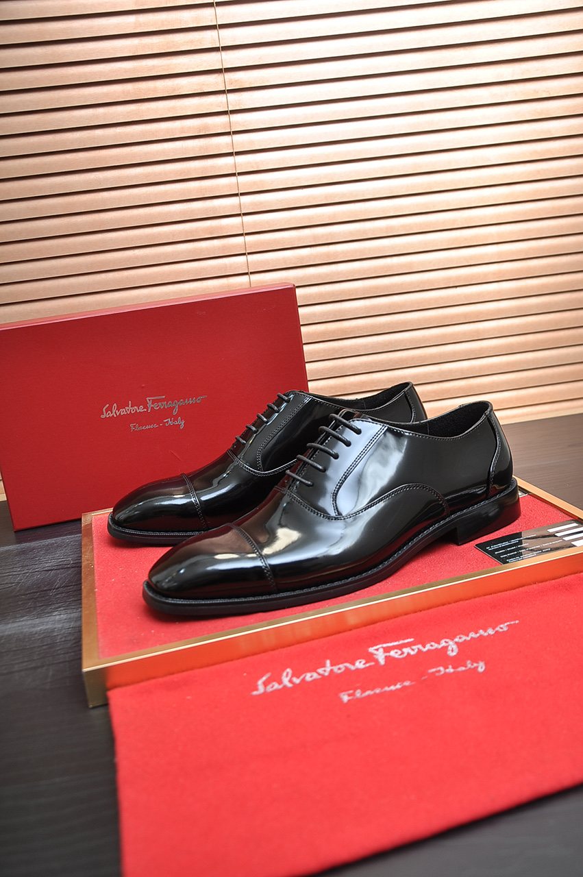 Ferragamo Black Cap-Toe Oxford Shoes